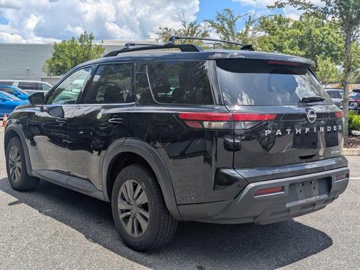Super Black 2022 Nissan Pathfinder SV