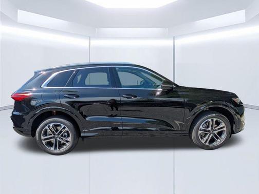 Black 2026 Audi Q5