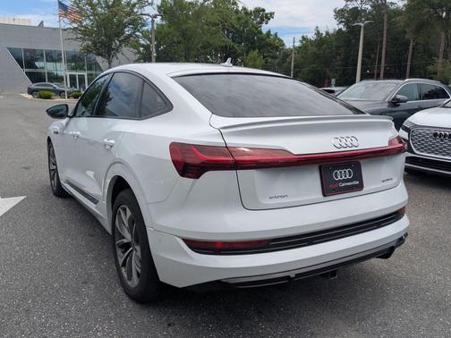 Glacier White Metallic 2021 Audi e-tron Premium Plus