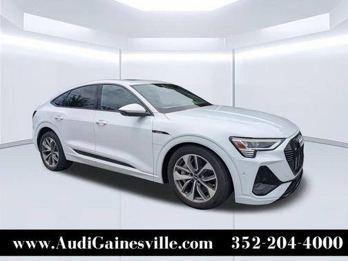 Glacier White Metallic 2021 Audi e-tron Premium Plus