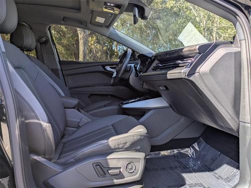 2024 Audi Q4 e-tron 55 quattro Premium