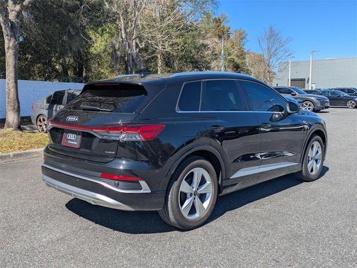 2024 Audi Q4 e-tron 55 quattro Premium