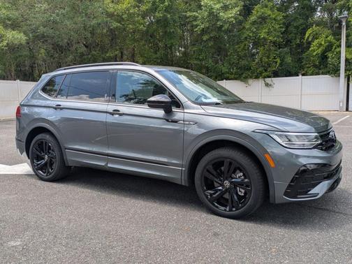 Platinum Gray Metallic 2023 Volkswagen Tiguan 2.0T SE R-Line Black