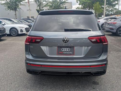 Platinum Gray Metallic 2023 Volkswagen Tiguan 2.0T SE R-Line Black