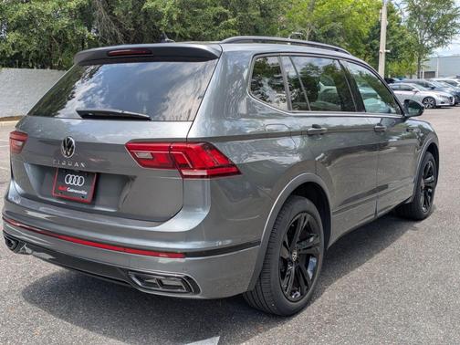 Platinum Gray Metallic 2023 Volkswagen Tiguan 2.0T SE R-Line Black