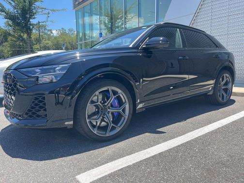Mythos Black Metallic 2026 Audi RS Q8 4.0T quattro
