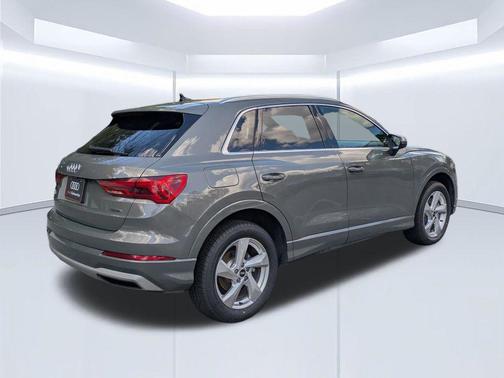Chronos Gray Metallic 2022 Audi Q3 40 Premium