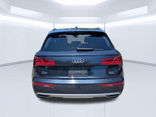 Moonlight Blue Metallic 2018 Audi Q5 2.0T Premium Plus