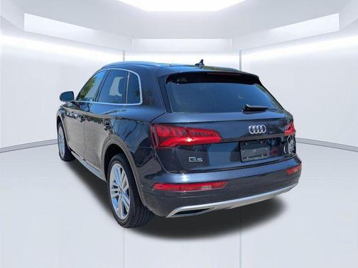 Moonlight Blue Metallic 2018 Audi Q5 2.0T Premium Plus