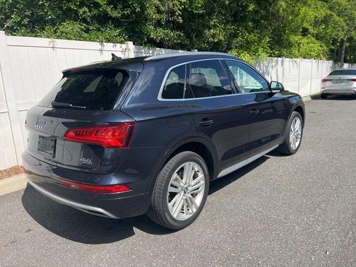 Moonlight Blue Metallic 2018 Audi Q5 2.0T Premium Plus