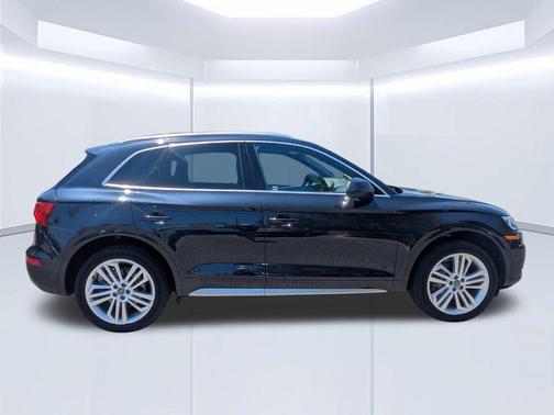 Moonlight Blue Metallic 2018 Audi Q5 2.0T Premium Plus