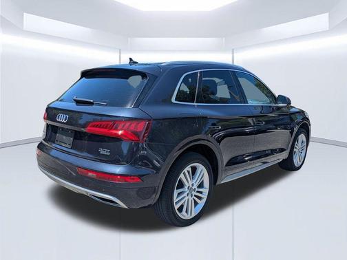 Moonlight Blue Metallic 2018 Audi Q5 2.0T Premium Plus