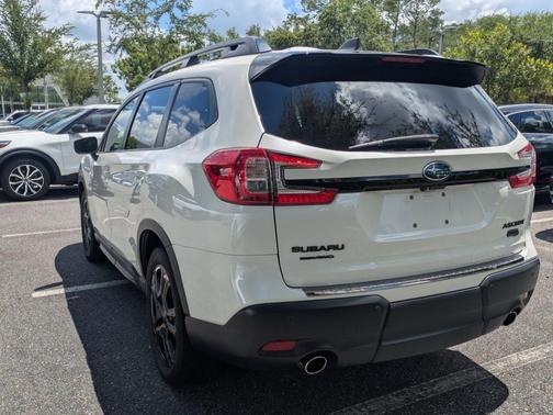 Crystal White Pearl 2023 Subaru Ascent Onyx Edition