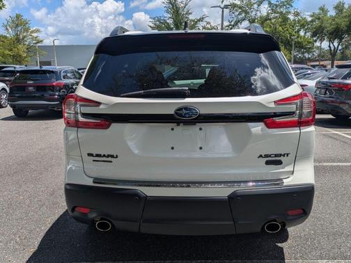 Crystal White Pearl 2023 Subaru Ascent Onyx Edition