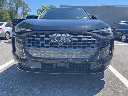Mythos Black Metallic 2025 Audi Q5 2.0T quattro Premium