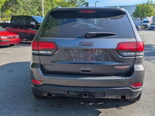 Granite Crystal Clearcoat Metallic 2020 Jeep Grand Cherokee Trailhawk