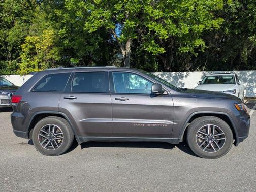 Granite Crystal Clearcoat Metallic 2020 Jeep Grand Cherokee Trailhawk