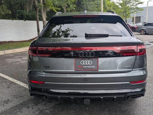 Daytona Gray Pearl 2026 Audi Q8 55 Premium