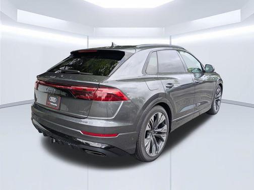 Daytona Gray Pearl 2026 Audi Q8 55 Premium
