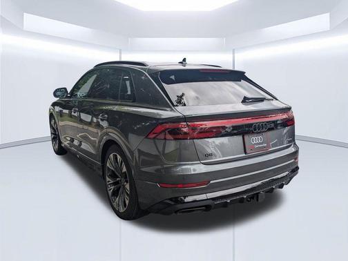 Daytona Gray Pearl 2026 Audi Q8 55 Premium