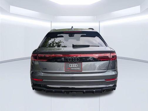 Daytona Gray Pearl 2026 Audi Q8