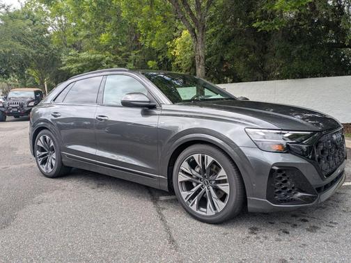 Daytona Gray Pearl 2026 Audi Q8 55 Premium