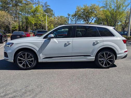 2023 Audi Q7 55 Premium Plus