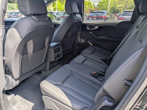 Mythos Black Metallic 2026 Audi Q7 55 Premium Plus