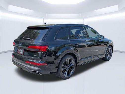 Mythos Black Metallic 2026 Audi Q7 55 Premium Plus