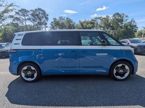 Cabana Blue Metallic - Candy White 2025 Volkswagen ID. Buzz Pro S