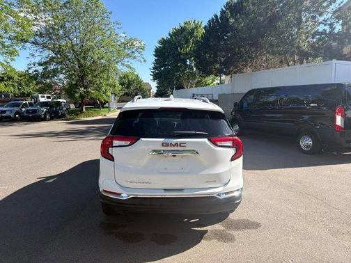 Summit White 2024 GMC Terrain SLT