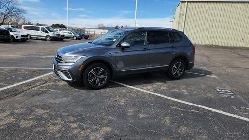 Platinum Gray Metallic 2024 Volkswagen Tiguan 2.0T Wolfsburg Edition