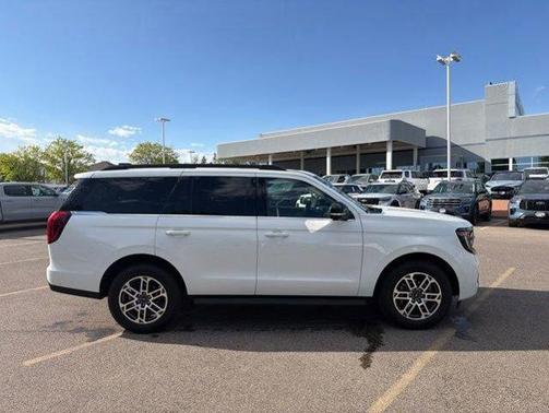 White Metallic 2025 Ford Expedition Active