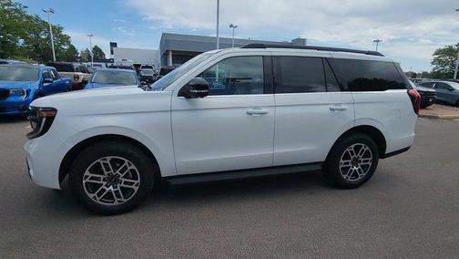 White Metallic 2025 Ford Expedition Active