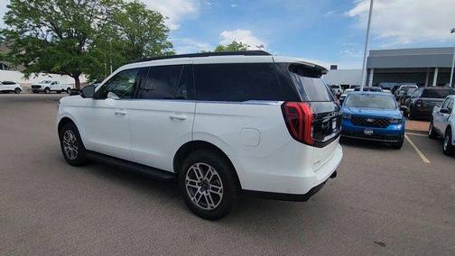 White Metallic 2025 Ford Expedition Active