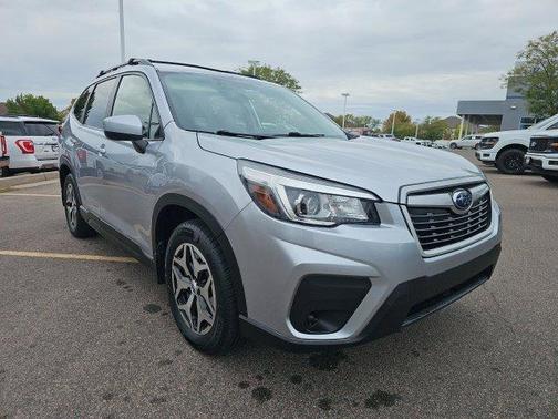 Ice Silver Metallic 2020 Subaru Forester Premium