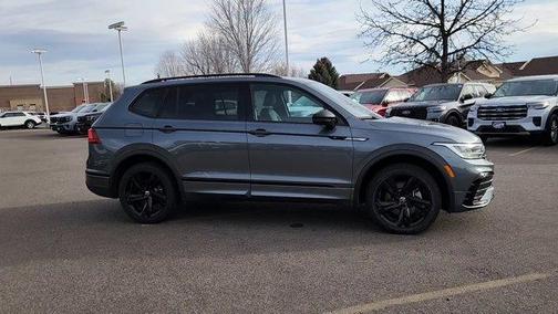 2024 Volkswagen Tiguan 2.0T SE R-Line Black