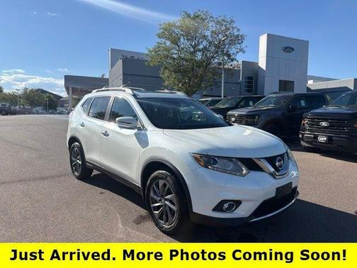 Pearl White 2016 Nissan Rogue SL