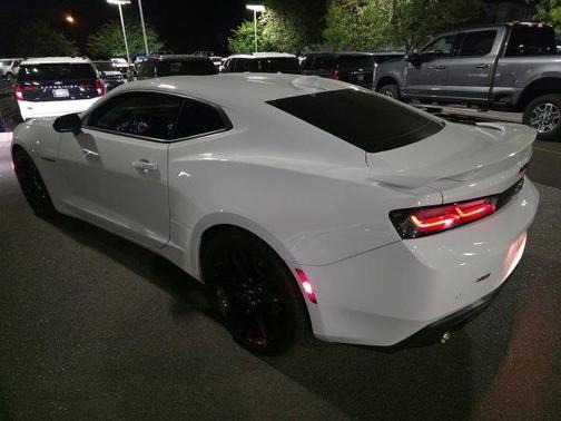 Summit White 2018 Chevrolet Camaro 2SS