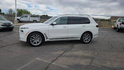 Alpine White 2025 BMW X7 xDrive40i