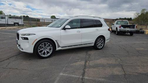 Alpine White 2025 BMW X7 xDrive40i