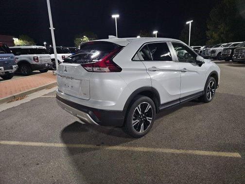 White Diamond 2025 Mitsubishi Eclipse Cross SE