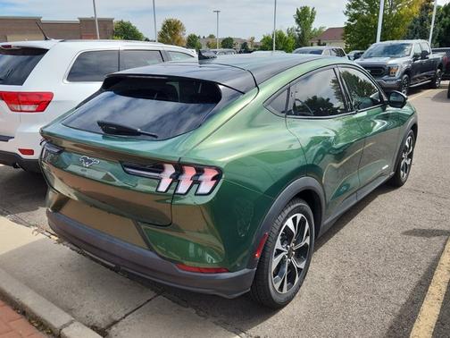 2024 Ford Mustang Mach-E SELECT
