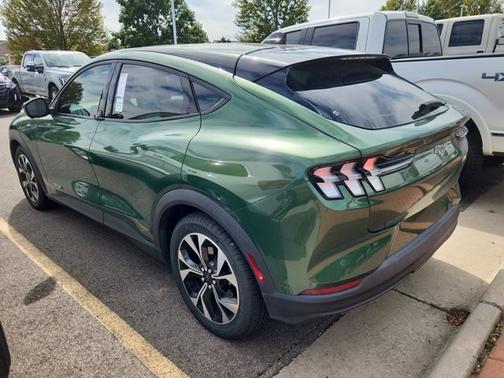 2024 Ford Mustang Mach-E SELECT