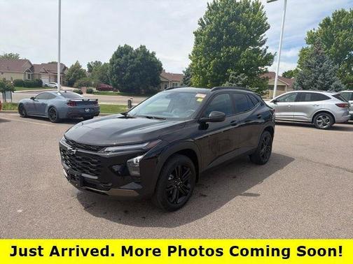 Mosaic Black Metallic 2025 Chevrolet Trax ACTIV