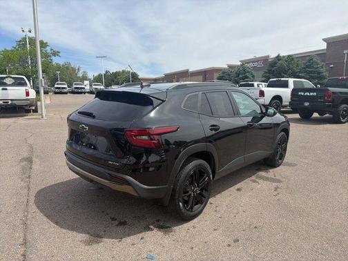 Mosaic Black Metallic 2025 Chevrolet Trax ACTIV