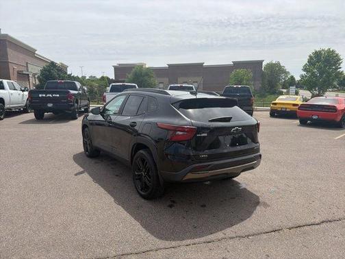 Mosaic Black Metallic 2025 Chevrolet Trax ACTIV