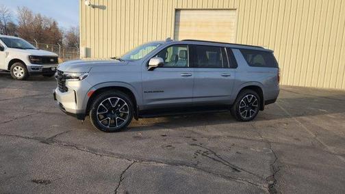 2023 Chevrolet Suburban RST