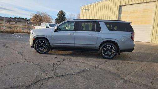 2023 Chevrolet Suburban RST