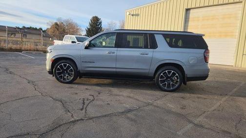 2023 Chevrolet Suburban RST